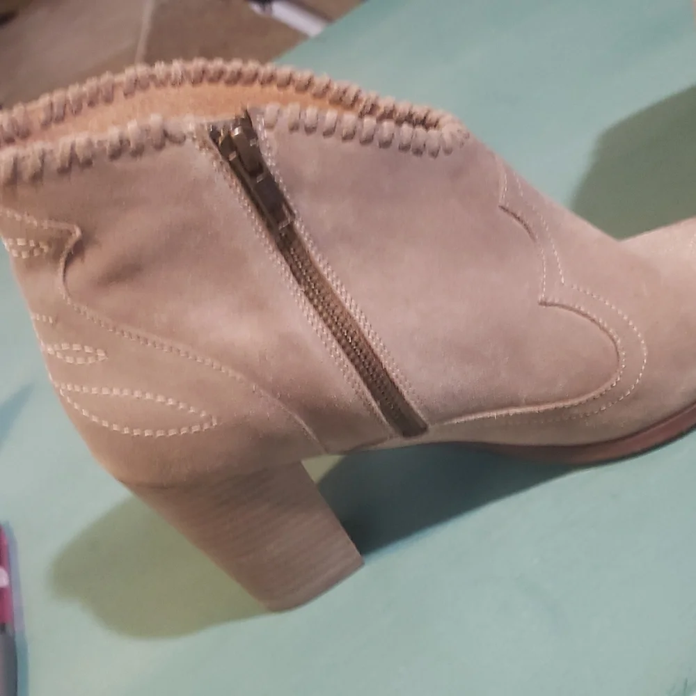 Ariat Unbridled Eva Bootie - Picture 4 of 8